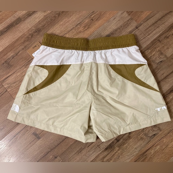 The North Face | NWT Women’s WindWall TNF X Shorts - Picture 4 of 13